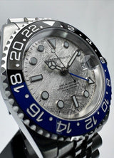 Vest GMT Mateorite Light