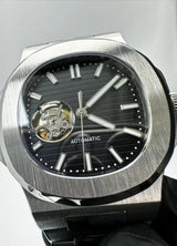 VestNaut Open Heart Black